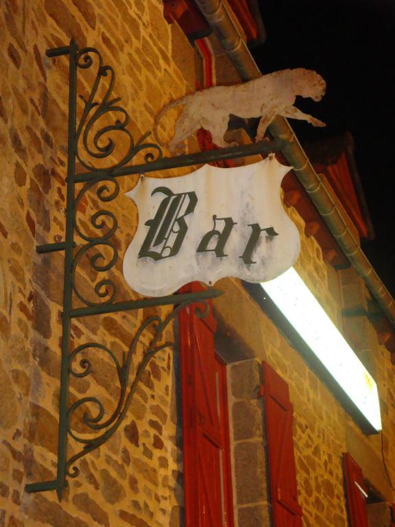 Auberge Du Chateau Châteauneuf-dʼIlle-et-Vilaine Exteriör bild